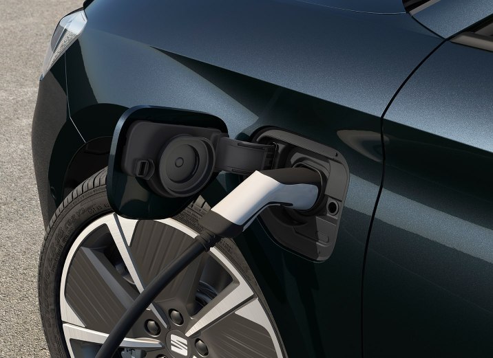 SEAT Leon 2020 e-HYBRID socket
