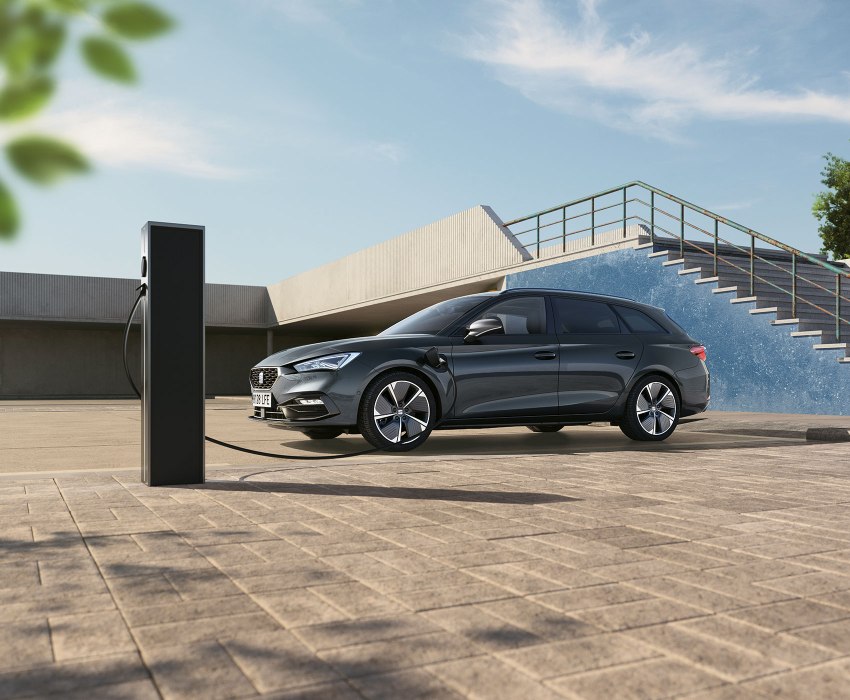New SEAT Leon Estate PHEV charging