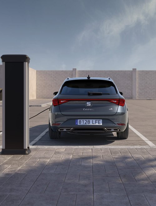 SEAT Leon Estate PHEV plugged in