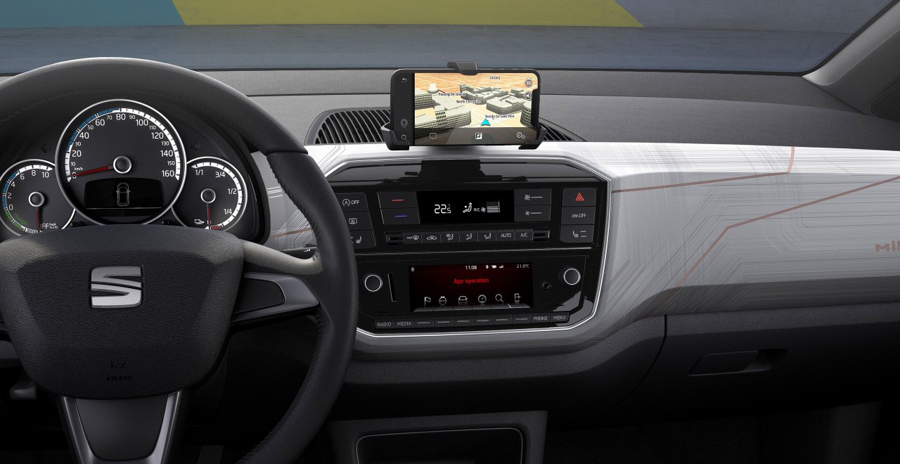 SEAT Mii Electric - DriveMii app on phone