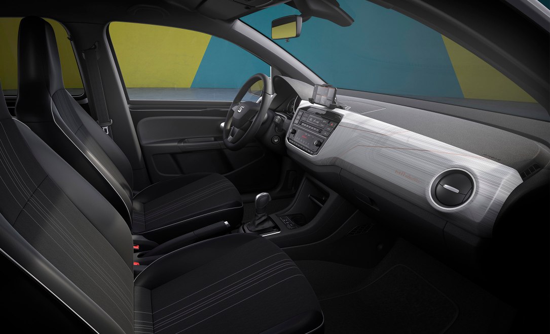 SEAT Mii Electric - Front interior of the car