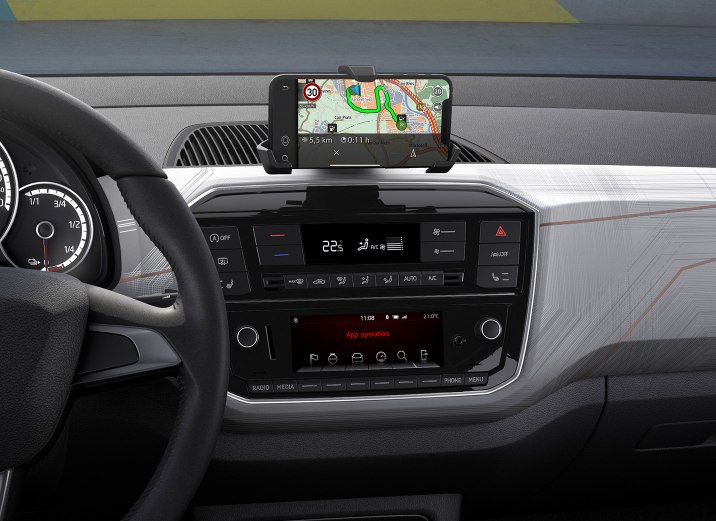 SEAT Mii Electric - Lane and traffic sign recognition in app